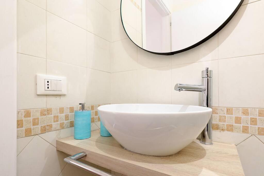 Blu Flamingo Trilussa Apartment Roma Ngoại thất bức ảnh