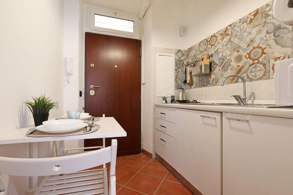 Blu Flamingo Trilussa Apartment Roma Ngoại thất bức ảnh