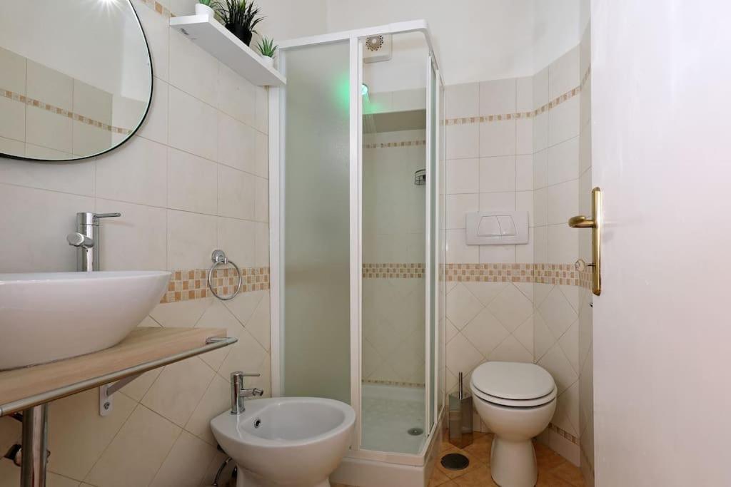 Blu Flamingo Trilussa Apartment Roma Ngoại thất bức ảnh