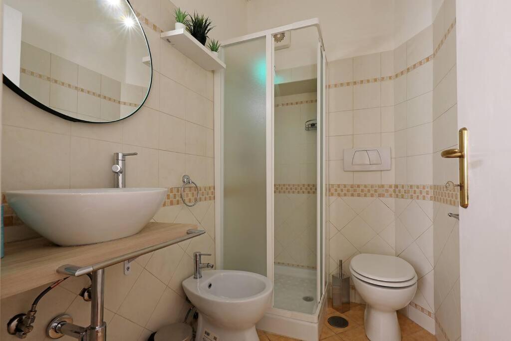 Blu Flamingo Trilussa Apartment Roma Ngoại thất bức ảnh